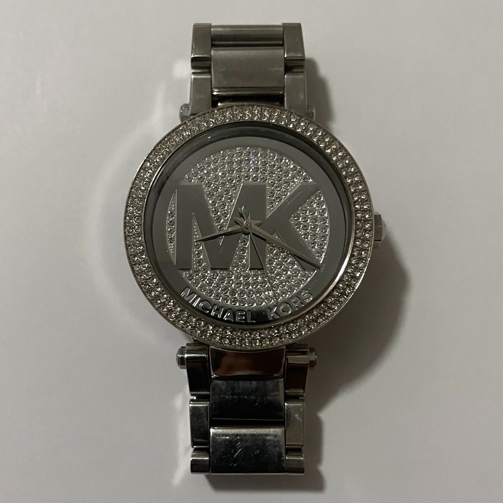 Michael kors watch (authentic)